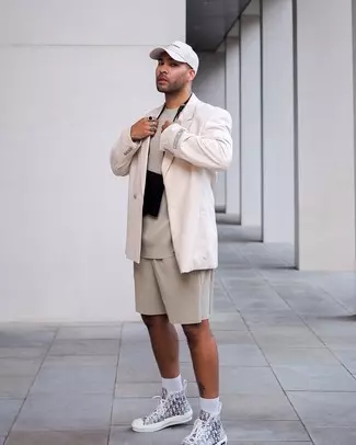 beige shorts with suit